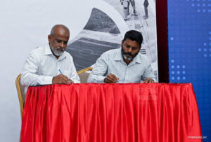 އިހަވަންދޫގެ ފުޓުބޯޅަ ދަނޑު ތަރައްޤީކުރުމުގެ އެއްބަސްވުމުގައި ސޮއިކޮށްފި
