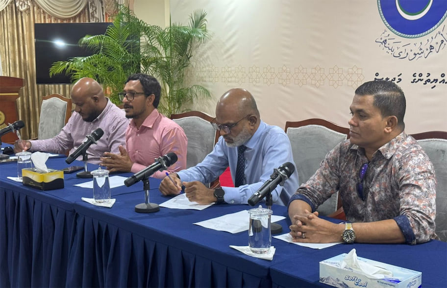 ރިޔާސީ ބަޔާނާ ގުޅިގެން، ޕީއެންސީ ޕާލިމެންޓްރީ ގްރޫޕުގެ ބައްދަލުވުމެއް ބާއްވައިފި