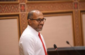 އަޅުގަނޑު ސިޔާސީ ނުފޫޒު ފުލުހުންގެ ތެރެއަށް ފޯރުވާނަމަ މިދިޔަ ސަރުކާރުގެ ހުރިހާ ވެރިން ތިބޭނީ މިހާރު ޖަލުގައި: އިހުސާން