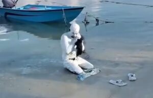 މާފުށީ ފިހާރައަކުން ކޮފީ ދަޅު ވަގަށް ނެގި މީހެއްގެ ބޮލަށް ކުލަފާޓާ އެޅުވި މައްސަލަ ފުލުހުން ބަލަނީ