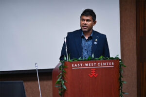 މޫސުމީ ނޭދެވޭ ބަދަލުތަކާ ދެކޮޅަށް އީޖާދީ ފިޔަވަޅު އެޅުމަށް މިހާރުގެ ޙާލަތަށްވުރެ ފުޅާކޮށް ވިސްނުން މުހިންމު: ނައިބު ރައީސް