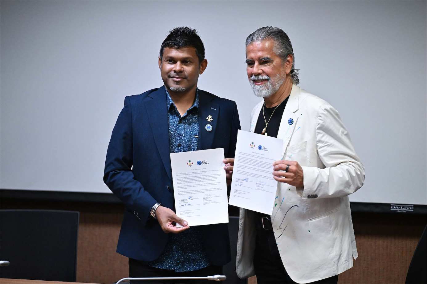 ބްލޫ ޕްލެނެޓް އެލަޔަންސްގެ ރަސްމީ މެމްބަރެއްގެ ގޮތުގައި ރާއްޖެ ބަލައިގެންފި