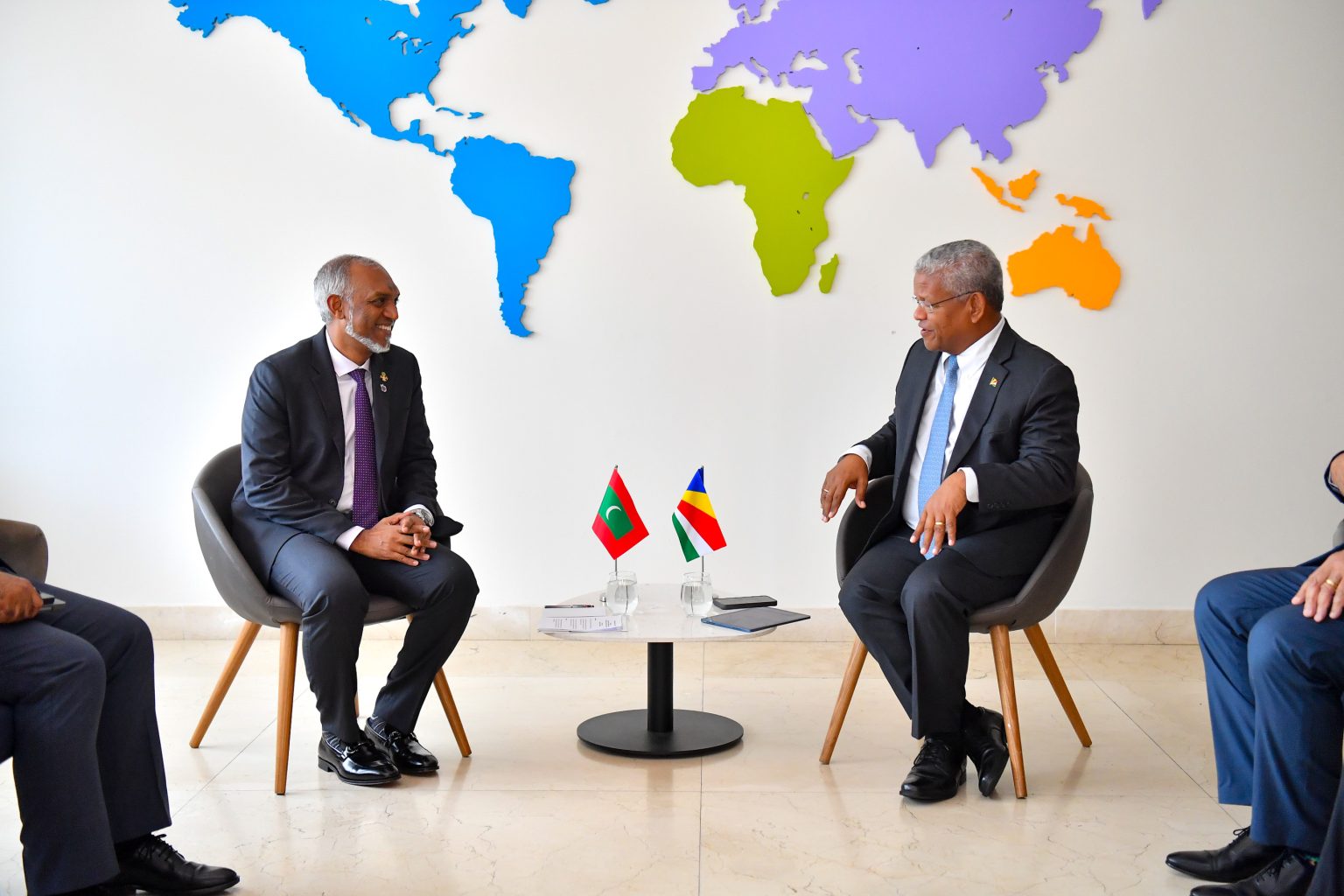 ސޭޝެލްސްގެ މިނިވަން ދުވަހުގެ ތަހުނިޔާ އެގައުމުގެ ރައީސަށް ރައީސް މުއިއްޒު ފޮނުއްވައިފި