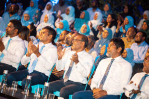 ނަޝީދު ހިމެނޭހެން ޑިމޮކްރެޓްސްގެ މެމްބަރުން އެމްޑީޕީއާ ގުޅެން ނިންމައިފި