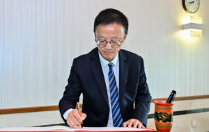 ސިނަމާލެ ބުރިޖަކީ މުޖުތަމަޢުގެ ތަރައްޤީގައި އިންޖިނިއަރުންގެ މުހިންމު ދައުރު ފާހަގަކޮށްދޭ ބިނާއެއް: ޗައިނާ ސަފީރު