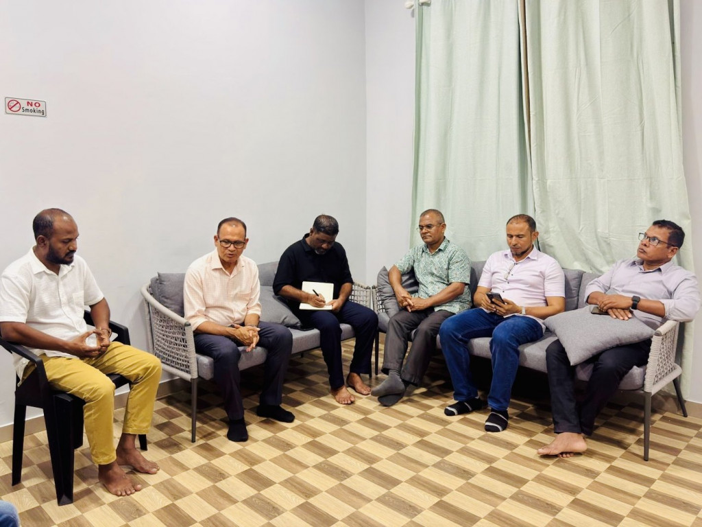 ލޯކަލް ކައުންސިލް އިންތިހާބަށް ތައްޔާރުވުމަށް ޕީއެންސީގެ ލީޑަރޝިޕްގެ ބޭފުޅުން ރަށްތަކަށް ޒިޔާރަތްކުރަން ފަށައިފި