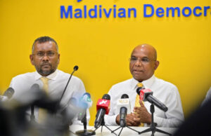 ނަޝީދާއި ޑިމޮކްރެޓްސް މެމްބަރުން އެމްޑީޕީއާ ގުޅުމަށް ނިންމުމުން ޝާހިދުއާއި ފައްޔާޒު މަރުހަބާ ވިދާޅުވެއްޖެ