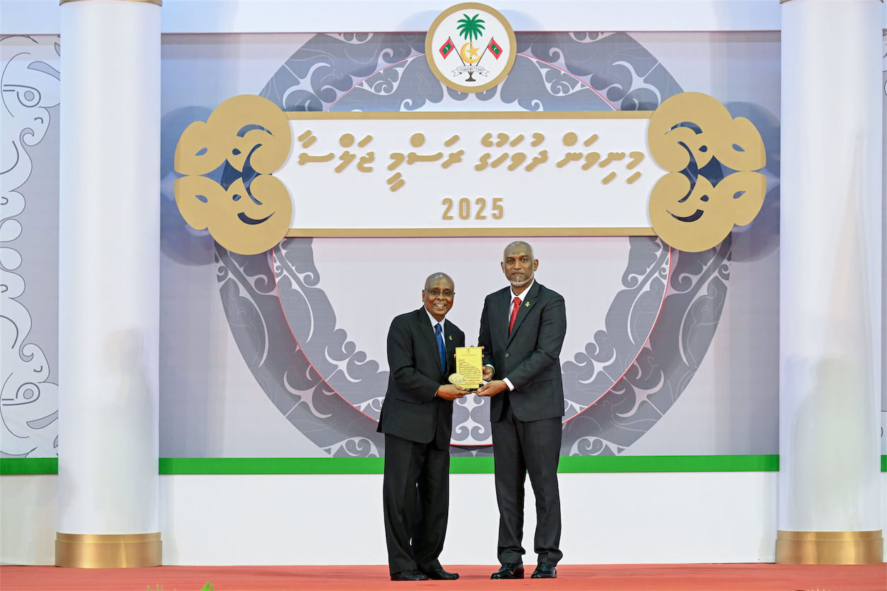 ޚާރިޖީ ޚިދުމަތުގެ އެންމެ މަތިވެރި ޝަރަފް ސަލީމަށް އަރުވައިފި