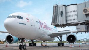 މޯލްޑިވިއަންގެ ބޯޓުތަކުގައި ދިވެހި އަކުރުން "ދިވެހިރާއްޖެ" ލިޔަން ފަށައިފި