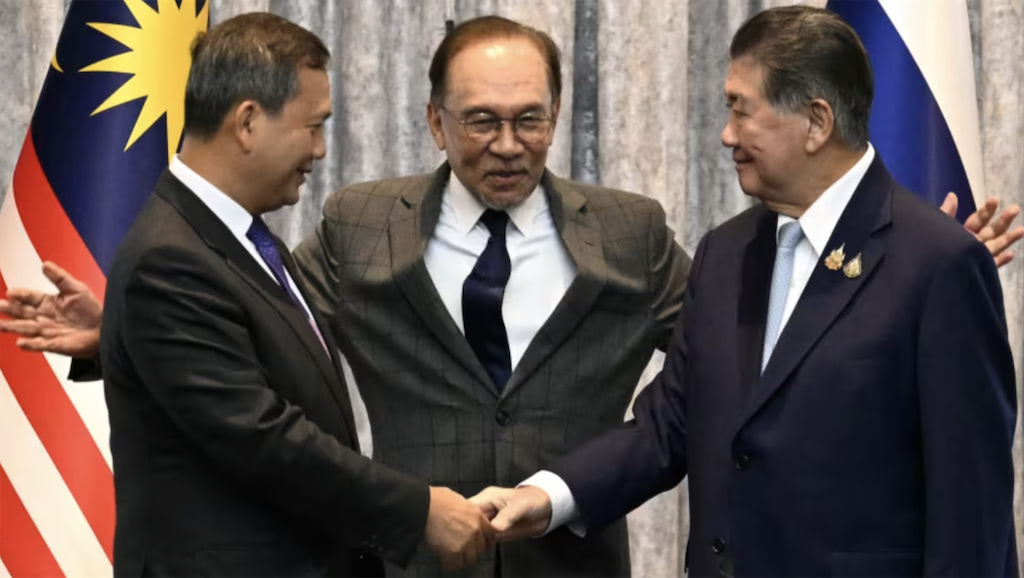 މެލޭޝިއާއިން މެދުވެރިވެ ތައިލެންޑާއި ކެމްބޯޑިއާ ސުލްޙަ ކޮށްފި