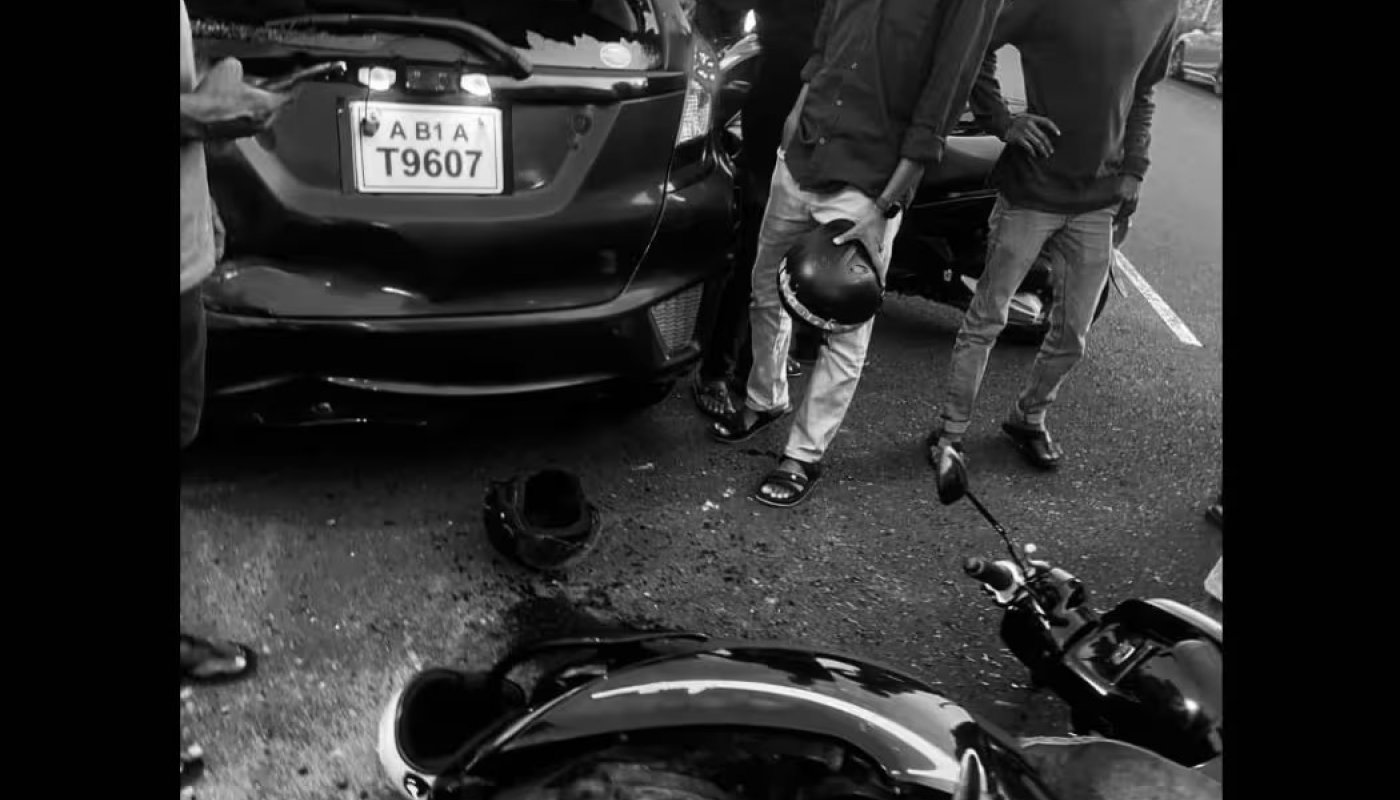 ހައިވޭގައި ސައިކަލާއި ކާރެއް އެކްސިޑެންޓްވެ 24 އަހަރުގެ އަންހެނަކަށް ވަރަށް ބޮޑަށް އަނިޔާވެއްޖެ