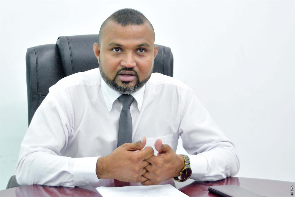 މިލިއަނެއްހާ ރުފިޔާ ދައްކަން މައުމޫންގެ މައްޗަށް ހުކުމް ކޮށްފި