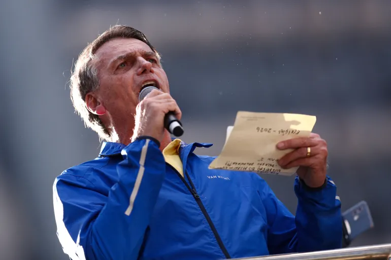 ބަގާވާތުގެ ތުހުމަތުގައި ބްރެޒިލްގެ ކުރީގެ ރައީސް ބޮލްސޮނާރޯ ގޭބަންދު ކޮށްފި