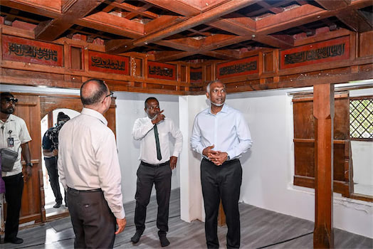 ކޮޅުފުށީ ޣާޒީ މިސްކިތަށް ރައީސް ޒިޔާރަތްކުރައްވައިފި