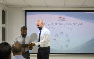 އޭސީސީން ކޮރަޕްޝަނާ ދެކޮޅަށް މަސައްކަތްކުރާ މުވައްޒަފުންގެ ގާބިލުކަން އިތުރުކުރަން ފަންނީ އޮނިގަނޑެއް ތަޢާރަފުކޮށްފި