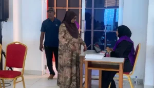 އައްޑޫގެ ރިފަރެންޑަމަށް ފިނި ތަރުހީބެއް: ވޯޓުގައި ބައިވެރިވަމުންދާ މީހުންގެ އަދަދު މަދު