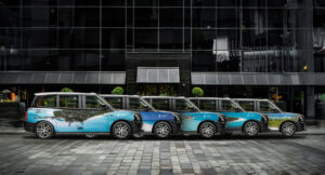 ލަންޑަންގައި ރާއްޖެ އިޝްތިހާރުކުރުމަށް 100 ޓެކްސީއަކުން ކެމްޕޭނެއް