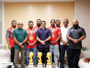 ބޮޑީބިލްޑިން ޓީމު 3 މެޑަލާއެކު ރާއްޖެ އައިސްފި