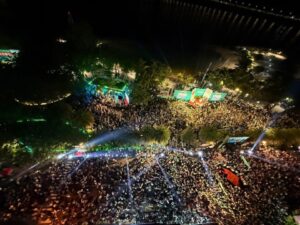 ރައީސް މުއިއްޒުގެ ސަރުކާރަށް ދެ އަހަރު ފުރުން ފާހަގަކުރާ ބޮޑު ޖަލްސާ ގިނަ އަދަދެއްގެ މީހުންނާއެކު ފަށައިފި