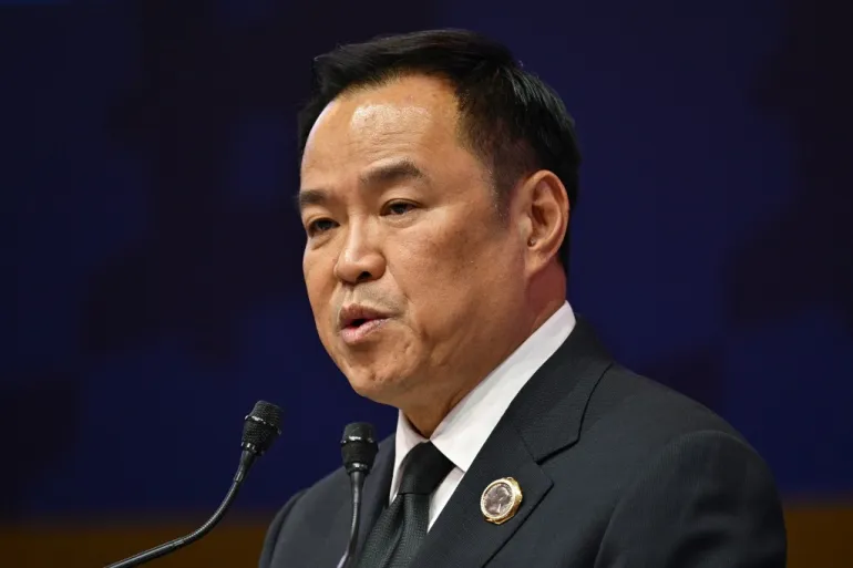 ކެމްބޯޑިއާ ބޯޑަރު ހަމަނުޖެހުންތަކާ އެކު ތައިލެންޑުގެ މަޖިލިސް އުވާލައިފި