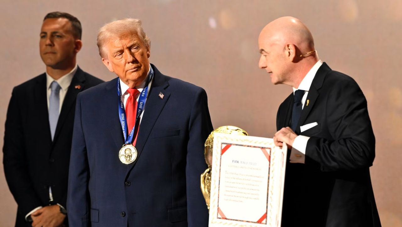 ޓްރަމްޕަށް ފީފާގެ ފުރަތަމަ ޕީސް ޕްރައިޒް