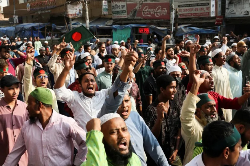 ބަންގްލަދޭޝްގައި މުޒާހަރާ ލީޑަރަކު މަރުވުމާ ގުޅިގެން އެގައުމުގައި އަނެއްކާވެސް ބޮޑެތި ހަމަނުޖެހުންތަކެއް