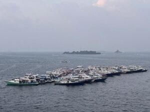 ކަނޑުމަތީ މުޒާހަރާއިން ހައްޔަރުކުރި އެންމެން ދޫކޮށްލުމަށް މަސްވެރިންގެ ޔޫނިއަނުން ގޮވާލައިފި