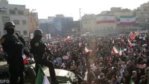 އީރާނުގައި މުޒާހަރާތަކުގައި މަރުވެފައިވާ މީހުންގެ އަދަދު 2،000 އަށް އަރައިފި