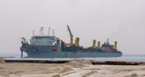 ދިއްދޫ އެއާޕޯޓުގެ ބިން ހިއްކުމުގެ މަސައްކަތް ފަށައިފި