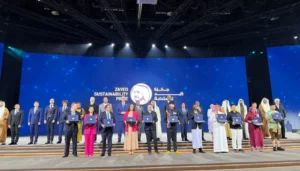 ޒައިދު ސަސްޓެއިނަބިލިޓީ ޕްރައިޒްގެ 150،000 ޑޮލަރުގެ އިނާމު ފ. އަތޮޅު ތައުލީމީ މަރުކަޒަށް ލިބިއްޖެ