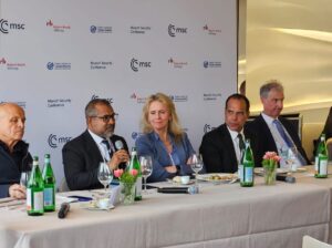 ކަނޑުގެ ލޮނުގަނޑު އުފުލުމަކީ ގައުމީ ސަލާމަތަށް ހުރި ސީދާ ނުރައްކަލެއް: ފޮރިން މިނިސްޓަރު