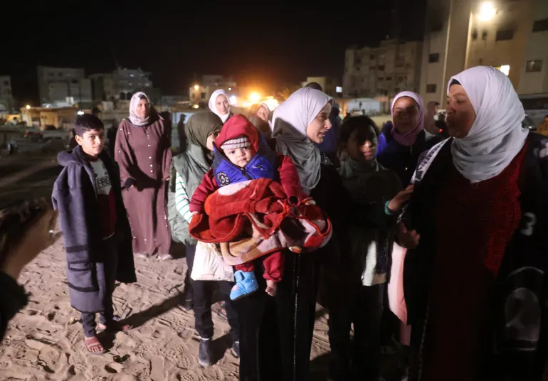 ޣައްޒާގެ އެކި ސަރަހައްދުތަކަށް މިއަދު ދިން ހަމަލާތަކެއްގައި ކުޑަކުދިން ހިމެނޭހެން 10 މީހުން ޝަހީދުކޮށްލައިފި