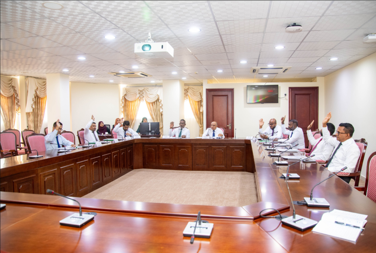 ފުރާނައަށް ނުރައްކާވާ ބަލިމީހުންނަށް ޕެންޝަން ފައިސާ ނެގޭ ބިލާ މެދު އިދާރާތަކުގެ ލަފާ ހޯދަނީ