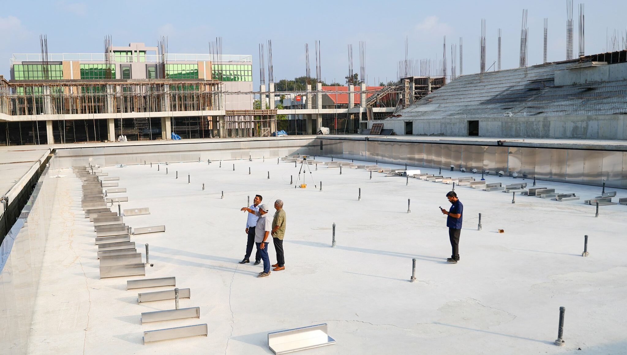 ހުޅުމާލޭ އިންޓަނޭޝަނަލް އެކުއެޓިކްސް ކޮމްޕްލެކްސްގެ މައި ޕޫލް ރޭވުމުގެ މަސައްކަތް ބާރަށް ކުރިއަށް