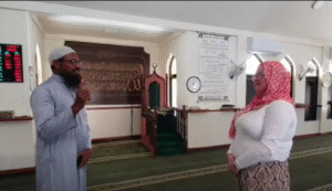 ދިއްފުށީގައި ޗުއްޓީ ހޭދަކުރި އިނގިރޭސި އަންހެނަކު އިސްލާމްވެ ނަމަކަށް "ޖަމީލާ" ކިޔައިފި