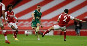 އާސެނަލް މޮޅަކާއެކު ކުރިޔަށްޖެހިލިއިރު ޔުނައިޓެޑަށް ބޮޑުބައްޔެއް