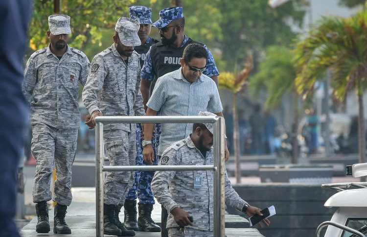 ރައީސް ޔާމީން ބޭނުންފުޅުވަނީ ބޭސްފަރުވާއަށް ބޭރަށް ވަޑައިނުގެން ގެއަށް ވަޑައިގަތުމަށް: ޢިމްރާން