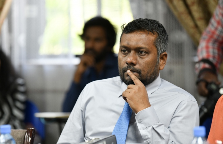 އިންޑިއާ ބޭނުން ނަމަ ރާއްޖެ ހިފިދާނެކަމަށް ވިދާޅުވުމުން ފައްޔާޟް ހޫނުފެނަށް