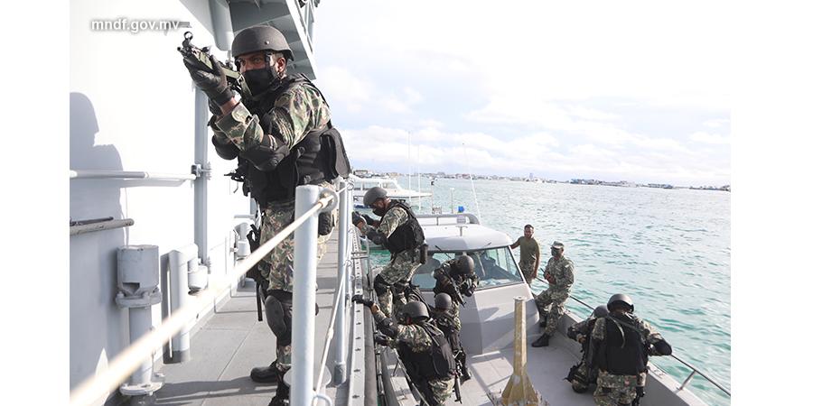 އެމެރިކާގެ ނޭވަލް އެކަޑަމީއިން ހިންގާ ކޯހަކަށް ކުރިމަތިލުމުގެ ފުރުޞަތު ހުޅުވާލައިފި