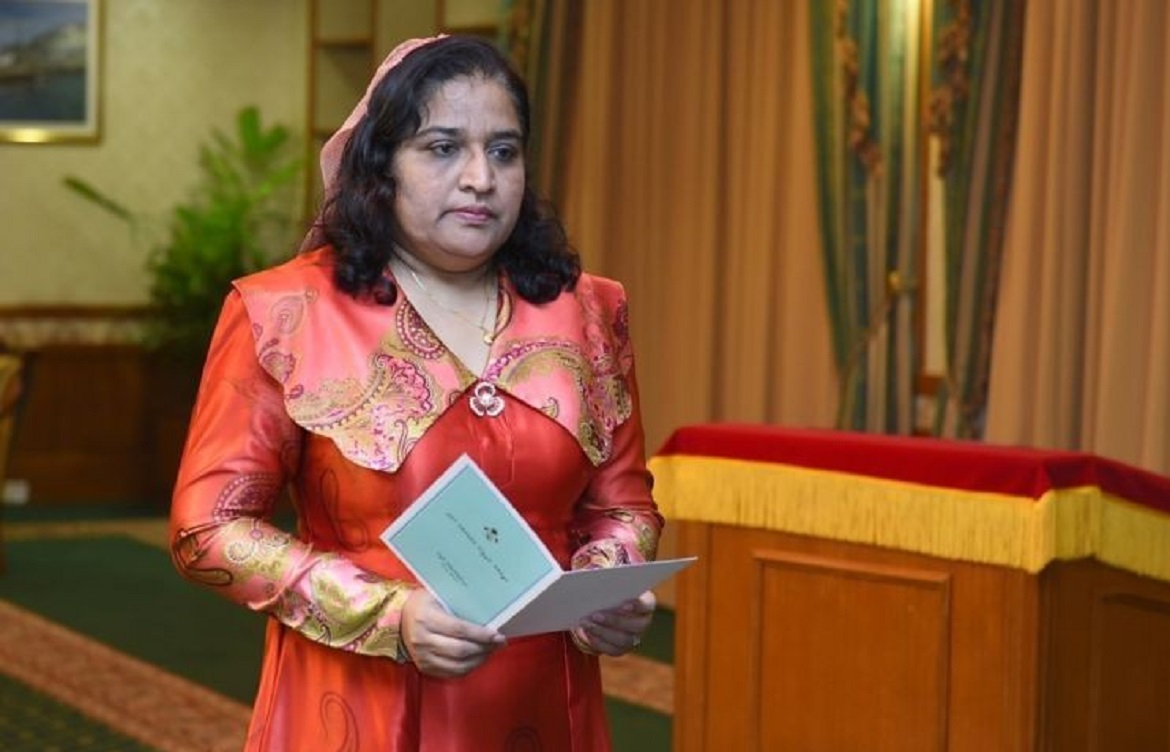 އާޒިމާގެ ޝަރީއަތުގެ އަޑުއެހުމެއް މާދަމާ