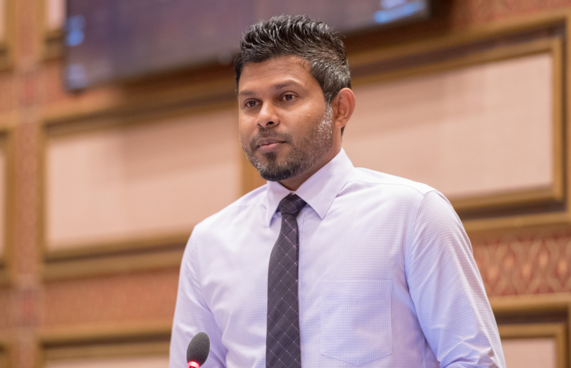 ޒުވާނުންގެ ކުރިމަގު ވަނީ ބަންދުވެފައި: ސެންބެ