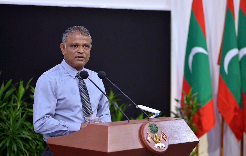 އައްޑޫ ފްލައިން ސްކޫލުގައި ހުރި މައްސަލަތަކަށް ހައްލު ހޯދައިދޭނަން: މިނިސްޓަރ