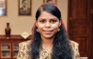 އޮފީހަށް ގެންގޮސް މޭމަތީގައާއި، ފޫކޮޅުގައި ކޮށްޓުމަކީ ކުޑަކަމެއްނޫން: ދިޔާނާ