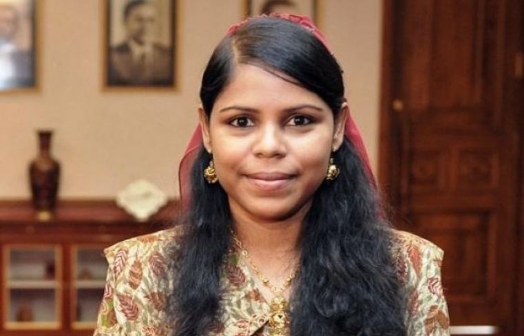 އޮފީހަށް ގެންގޮސް މޭމަތީގައާއި، ފޫކޮޅުގައި ކޮށްޓުމަކީ ކުޑަކަމެއްނޫން: ދިޔާނާ