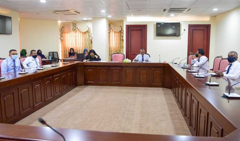 މާމެންދޫ ކޯޓުގެ އިސްމެޖިސްޓްރޭޓް ޝުކޫރު މަޤާމުން ވަކިކުރަން ތަޅުމަށް ފޮނުވައިފި