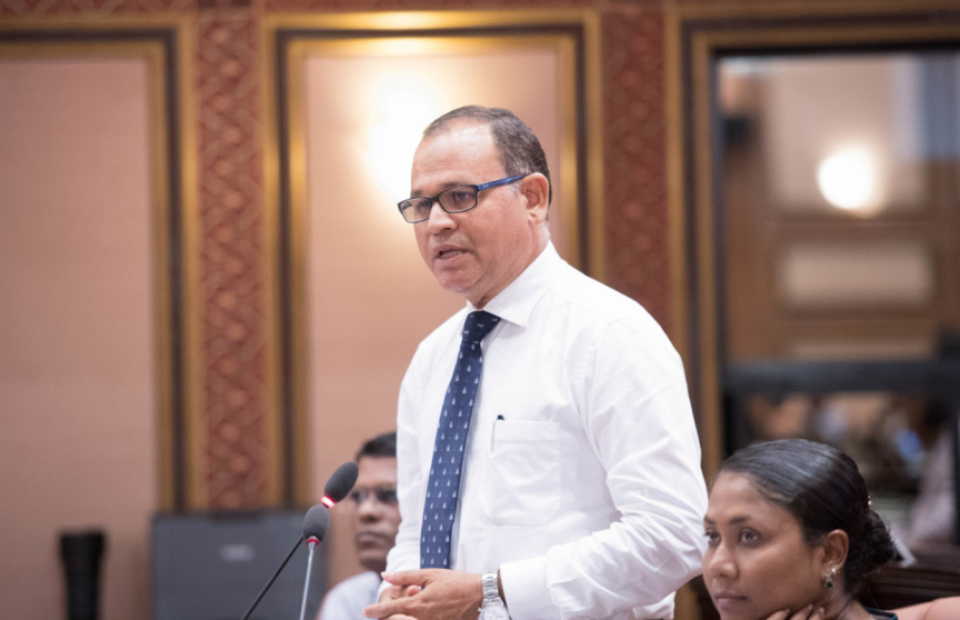 މިއީ ވެރިކަމުގެ ނިޒާމްގެ ވާހަކަ ދައްކަންވީ ވަގުތެއް ނޫން، އޭގެކުރިން އިސްލާމް ދީން ހިމާޔަތްކޮށްދޭކަން ކަށަވަރުކޮށްދީ: އާދަމް ޝަރީފް