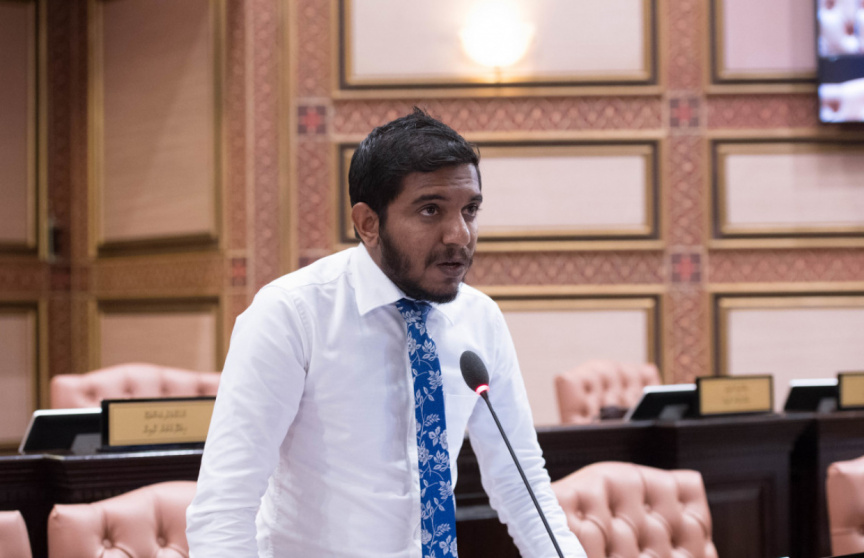 ޚިޔާލުފާޅުކޮށް، ފާޑުކިޔައިގެން މިހާރު ވަކީލުންގެ ހުއްދަ ބާތިލެއް ނުކުރާނެ: ސިރާޖު