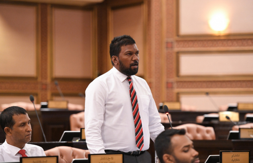 މެނިފެސްޓޯ ތަންފީޒު ކުރާނަމަ ކޯލިޝަންގެ ވަޒީރުން އެމްޑީޕީގެ ފިކުރަށް ބަދަލު ވާންޖެހޭ: ރާއީ