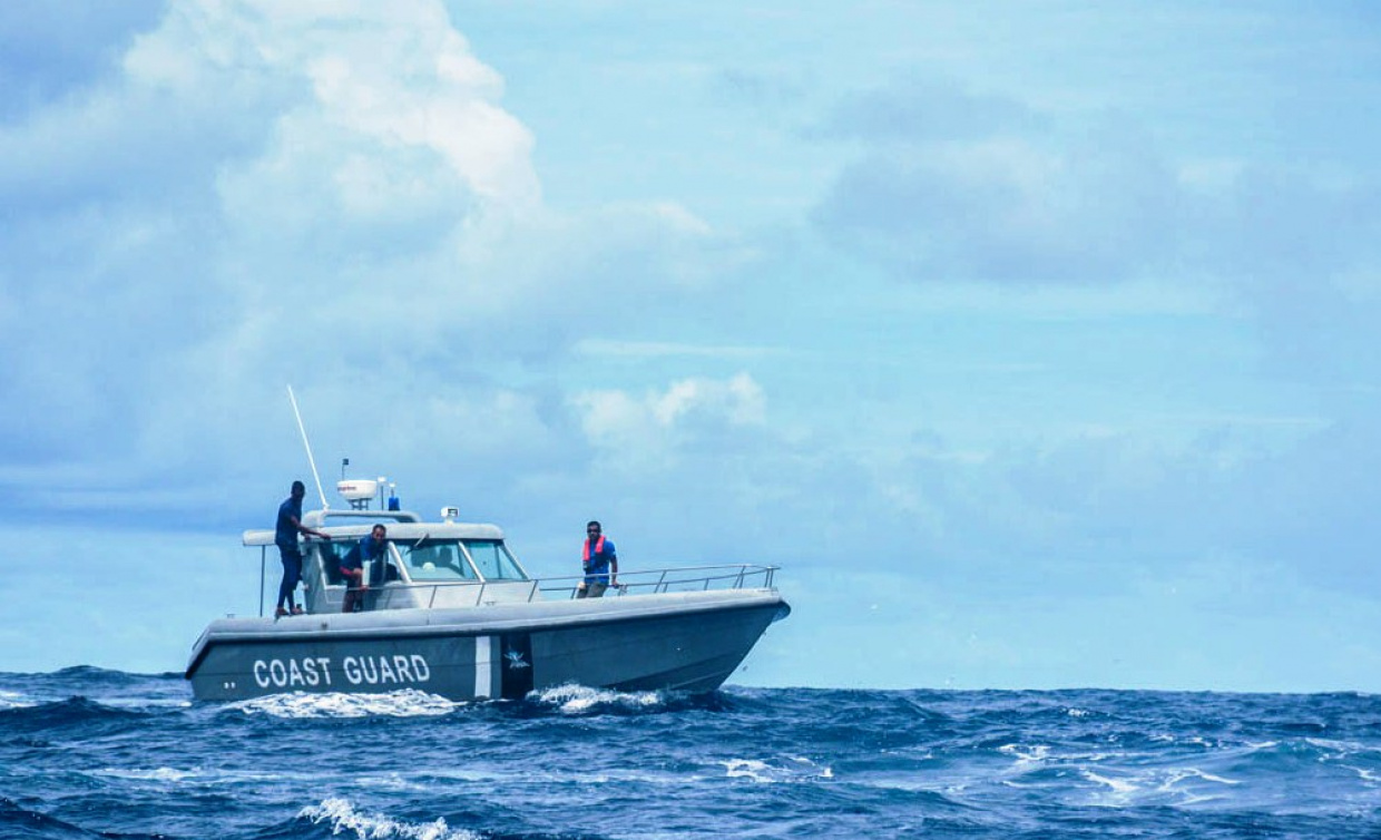 އިންޖީން ހުއްޓުނު ދޯންޏަކަށް ކޯސްޓްގާޑުން އެހީތެރިކަން ފޯރުކޮށްދީފި