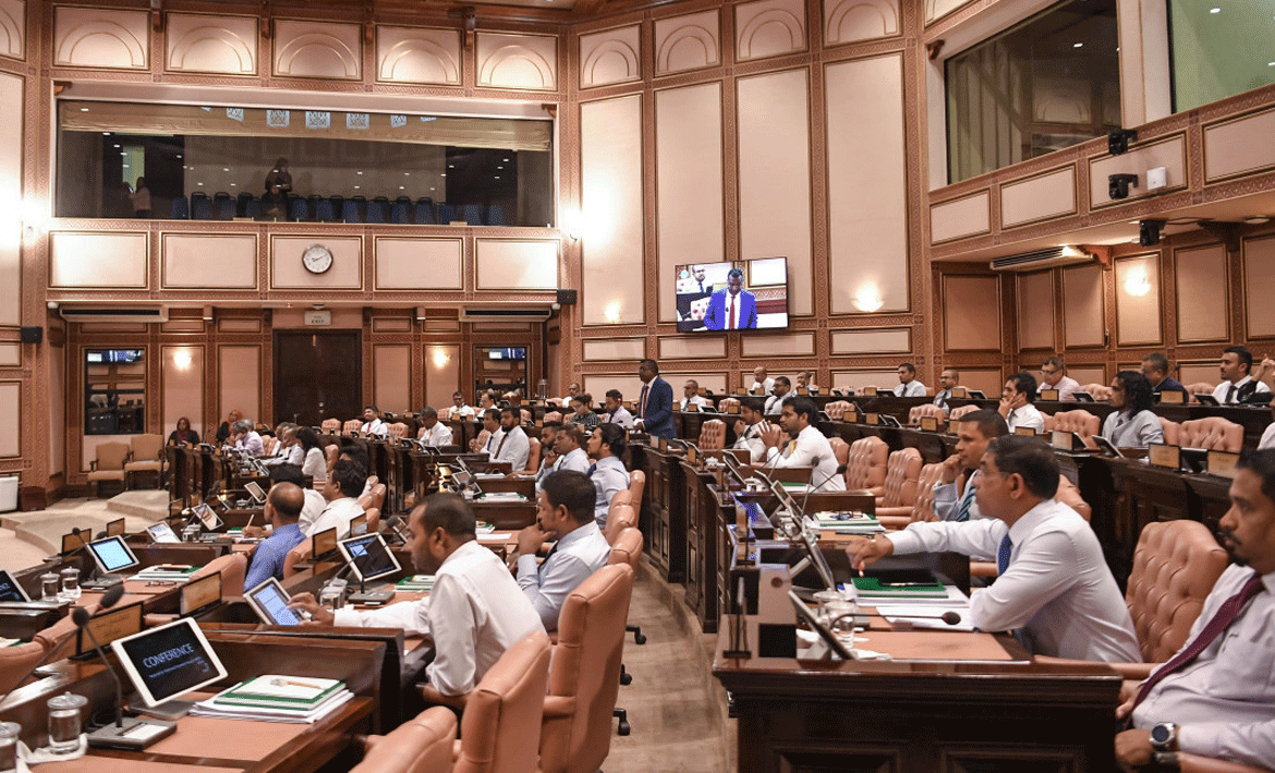 އެޗްްއާރުސީއެމްއަށް އައްޔަން ކުރެއްވުމަށް ރައީސް ފޮނުއްވި ނަންތައް ކޮމިޓީއަށް